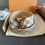 ルイヴィトン スーパーコピーベルト･LV イニシャル 40MM M9609 M9608
