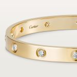 カルティエ ブレスレットコピー Love ブレスレット ダイヤモンド10個 B6070317 カルティエ ブレスレットコピー Love ブレスレット ダイヤモンド10個 B6070317