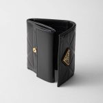 プラダ コピー トライアングルモチーフ入り レザー 財布 1MH043_2C3W_F0002