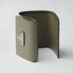 プラダ スーパーコピー サフィアーノトライアングル 財布 2MH042_QHH