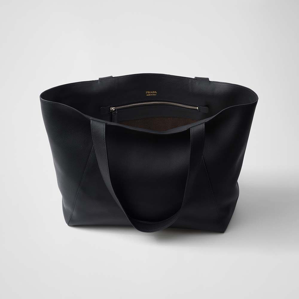 定価67.1万　PRADA ソフトグレインレザー　トートバッグ PRADA プラダ SOFT GRAIN ブランドオフ レザー トートバッグ ソフト