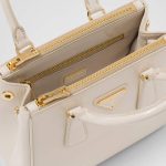 プラダ スーパーコピー  ガレリア パテントレザー ミニバッグ 1BA906_069