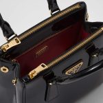 プラダ スーパーコピー  ガレリア パテントレザー ミニバッグ 1BA906_069