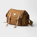 プラダ スーパーコピー スタッズ付 Re-Nylon ショルダーバッグ 1BD118_2HGV プラダ スーパーコピー スタッズ付 Re-Nylon ショルダーバッグ 1BD118_2HGV