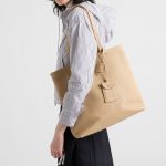 プラダ コピー ヴィッテロダイノソフトレザー ラージ トートバッグ 1BG550_2DKV プラダ コピー ヴィッテロダイノソフトレザー ラージ トートバッグ 1BG550_2DKV