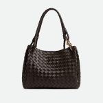 ボッテガヴェネタスーパーコピー ラージ パラシュート ショルダーバッグ 796571 VCPPT