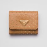 プラダ スーパーコピー スタッズドレザー 財布 1MH043_2C3H