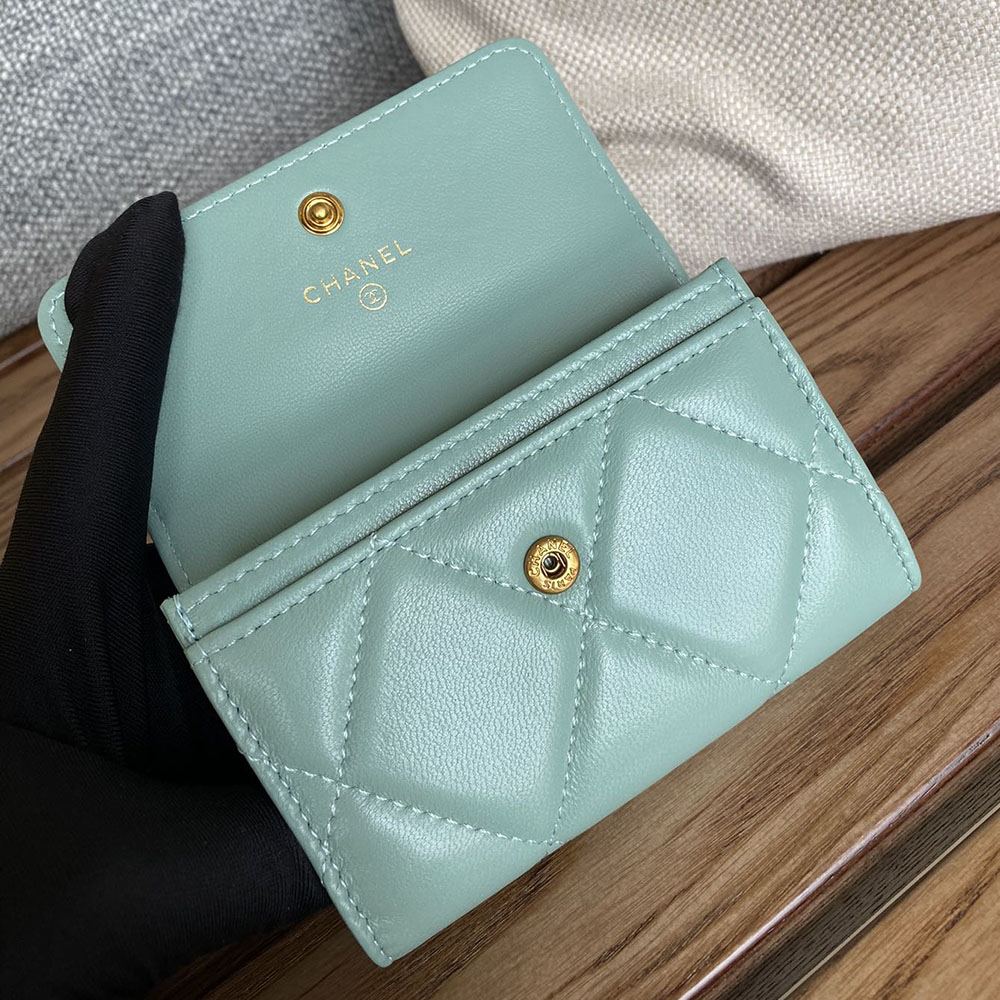 CHANEL 19 カードケース ラムスキン スーパーコピー AP1790