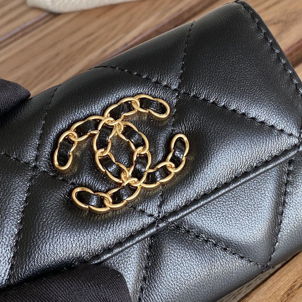 CHANEL 19 カードケース ラムスキン スーパーコピー AP1790