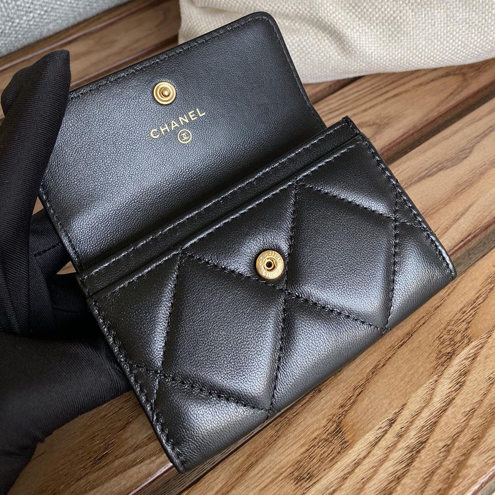 CHANEL 19 カードケース ラムスキン スーパーコピー AP1790