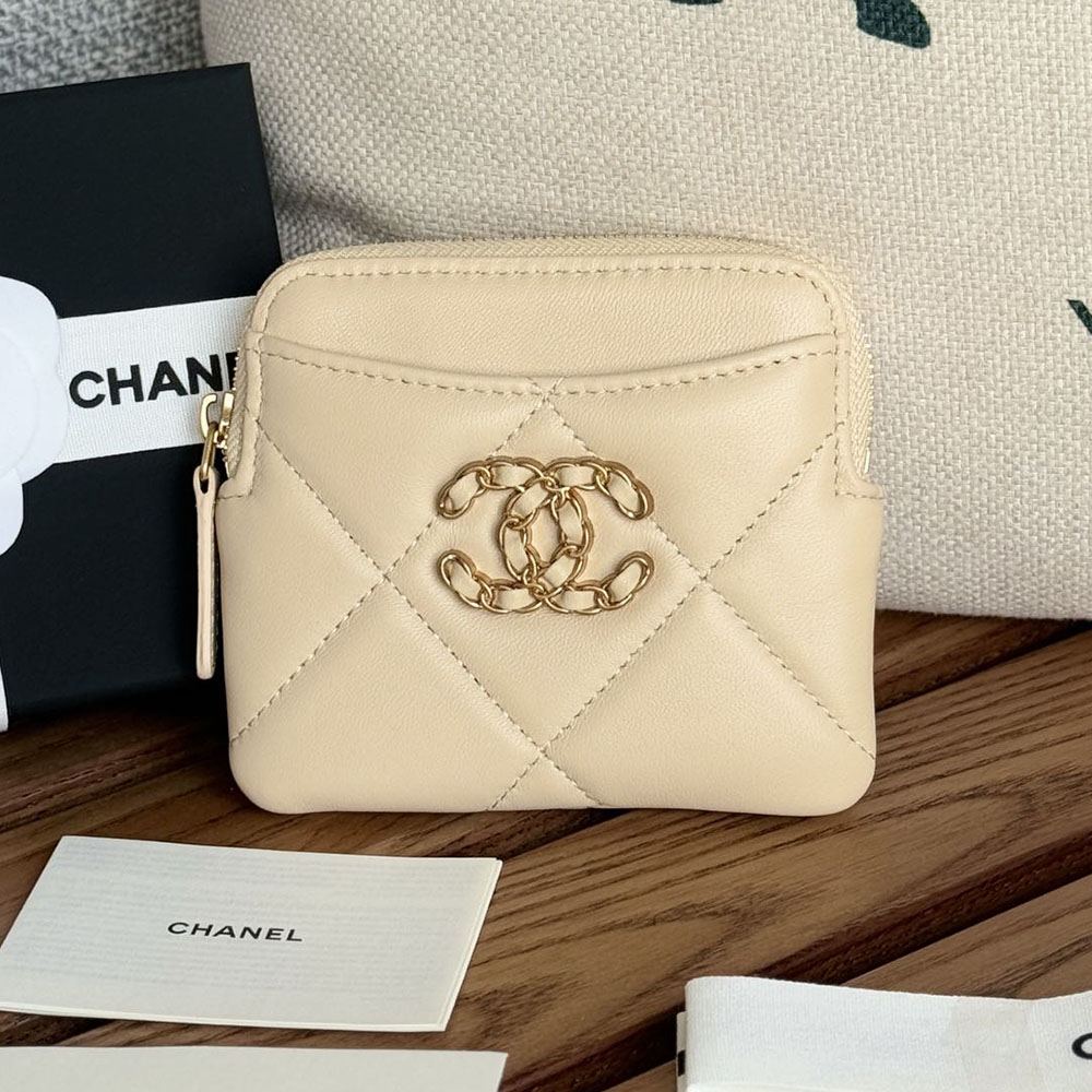 シャネル 19 カードケース コピー ジップコインパース ミニ財布 AP2086