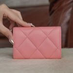 シャネル スーパーコピー 三つ折り折19ラムスキン AP1789