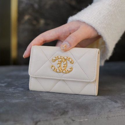 CHANEL 19 フラップ カードケース ミニ財布 コピー AP1790