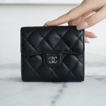 シャネル  コピー スモール フラップ ウォレット 三つ折財布 A82288
