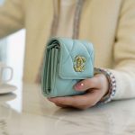 シャネル19 三つ折りミニ財布 コピー フラップウォレット AP1789 シャネル19 三つ折りミニ財布 コピー フラップウォレット AP1789