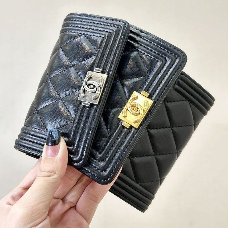 シャネルスーパーコピー 三つ折り 財布 コンパクト財布 A80734