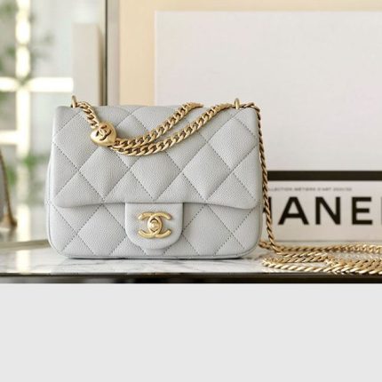 シャネルコピー フラップバッグ ハート型ボールチェーン AS3829 ホワイト