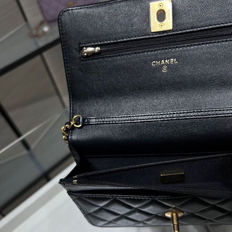 CHANEL ウォレット phoneholder レア！ ブラック 新品同様 希少♪オシャレなオールブラックCHANEL チェーンウォレット