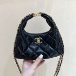シャネル スーパーコピー スモール ホーボー バッグ ショルダーバッグ AS4966