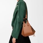 ​ロエベ コピー クラシックカーフレザー ハンモック コンパクト A538H13X10