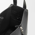 ​ロエベ コピー クラシックカーフレザー ハンモック コンパクト A538H13X10