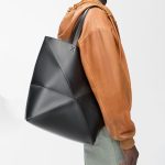 ​ロエベコピー エクストララージ シャイニングレザー パズル フォールド B933Q18X01