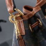 セリーヌ スーパーコピー ティーン クララ バッグ 121672CAS.04LU