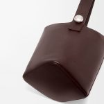 ロエベ スーパーコピー ぺブル バケットバッグ ラージ BANBBBHX06