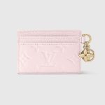 ヴィトンカードケース コピー ポルト カルト・LV チャーム M26525 ヴィトンカードケース コピー ポルト カルト・LV チャーム M26525