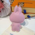 ルイヴィトンコピー Labubu キーホルダー バッグチャーム M43670