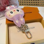 ルイヴィトンコピー Labubu キーホルダー バッグチャーム M43670
