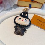 ルイヴィトンコピー Labubu キーホルダー バッグチャーム M43670