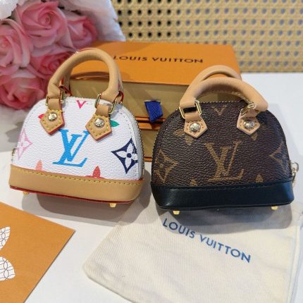 ルイヴィトンコピー ホワイトサンサイ Monogram ミニシェルバッグ