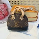 ルイヴィトンコピー ホワイトサンサイ Monogram ミニシェルバッグ
