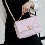 シャネル コピー chanel 19 フラップバッグ AS1160 AS1161 ピンク シャネル コピー chanel 19 フラップバッグ AS1160 AS1161 ピンク