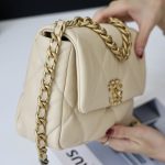 シャネル コピー CHANEL 19 フラップバッグ AS1160 AS1161 ベージュ