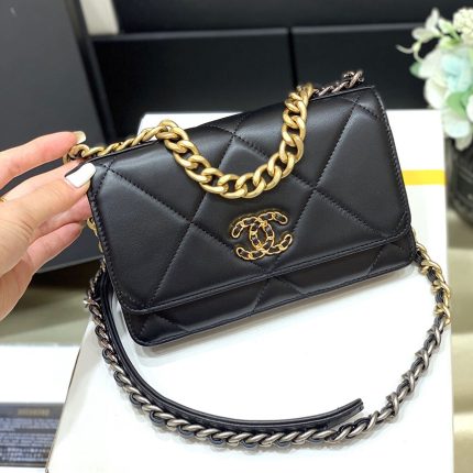 シャネル スーパーコピー 19シリーズ WOC ショルダーバッグ AP0957