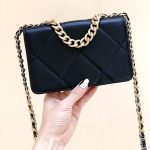 シャネル スーパーコピー 19シリーズ WOC ショルダーバッグ AP0957