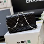 シャネル スーパーコピー  WOC 19cm ラムスキン ブラック A33814