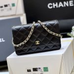 シャネル スーパーコピー  WOC 19cm ラムスキン ブラック A33814