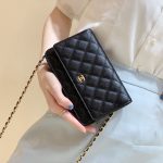 シャネル スーパーコピー WOC 19cm カーフスキン ブラック A33814