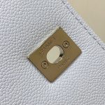 シャネル コピー Haas レザー メッセンジャーバッグ A93749 ホワイト