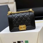 シャネル スーパーコピー Mini LeBoy チェーンバッグ A67364 ブラック シャネル スーパーコピー Mini LeBoy チェーンバッグ A67364 ブラック