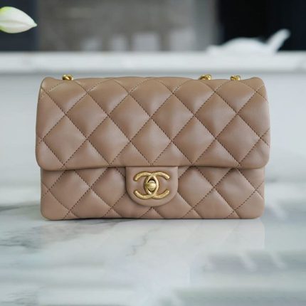 シャネル スーパーコピー Mini WOC チェーンバッグ AP3021 ホワイト