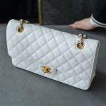 シャネル スーパーコピー クラシック 25cm マトラッセ A01112 ホワイト シャネル スーパーコピー クラシック 25cm マトラッセ A01112 ホワイト
