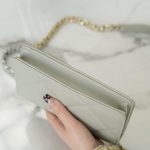 シャネル スーパーコピー 19 WOC チェーンウォレット AP0957 グレー シャネル スーパーコピー 19 WOC チェーンウォレット AP0957 グレー