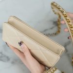 シャネル スーパーコピー 19 WOC チェーンウォレット AP0957 ベージュ シャネル スーパーコピー 19 WOC チェーンウォレット AP0957 ベージュ