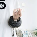 シャネル スーパーコピー ミニムーンバッグ チェーン クラッチ AP3232