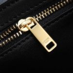 セリーヌコピー ティーン ブザス トリオンフ バッグ ブラック110413