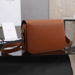 セリーヌ コピー トリオンフ クラシック カーフスキン バッグ 187368